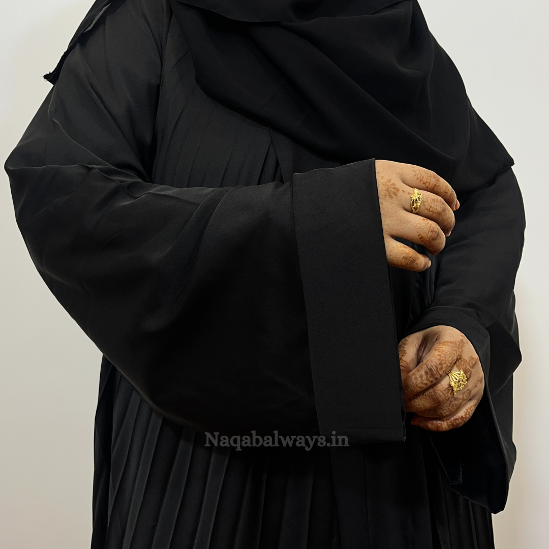 PLEATED ABAYAH - BLACK